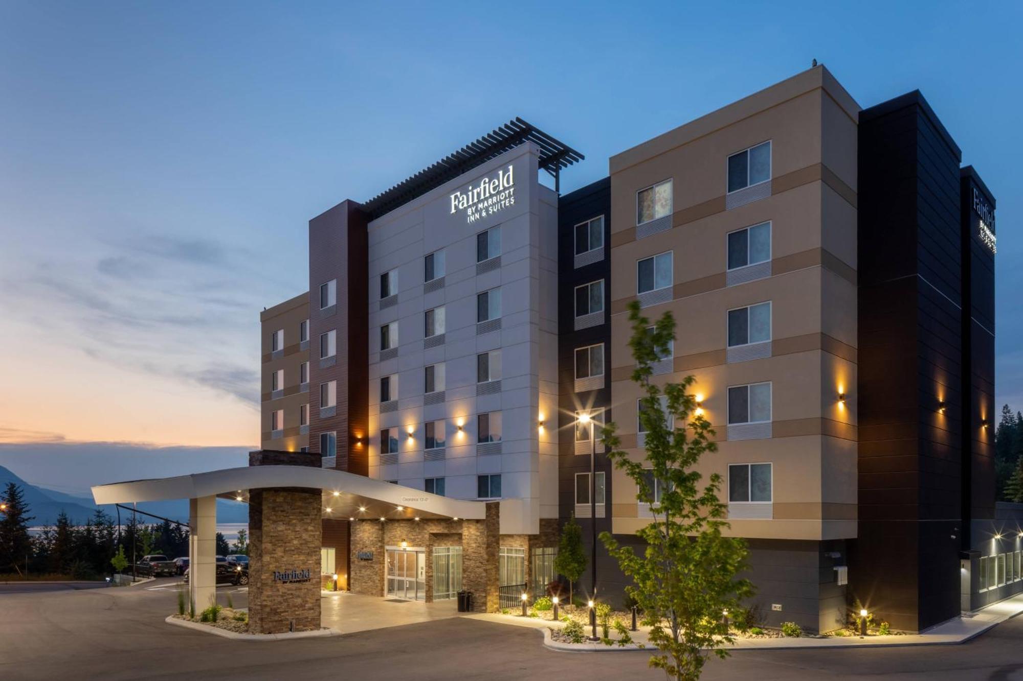 Fairfield Inn & Suites By Marriott Салмон-Арм Екстер'єр фото